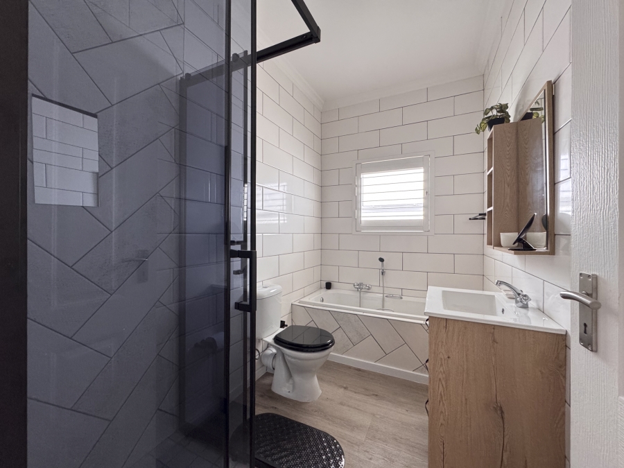 3 Bedroom Property for Sale in Country Club Western Cape